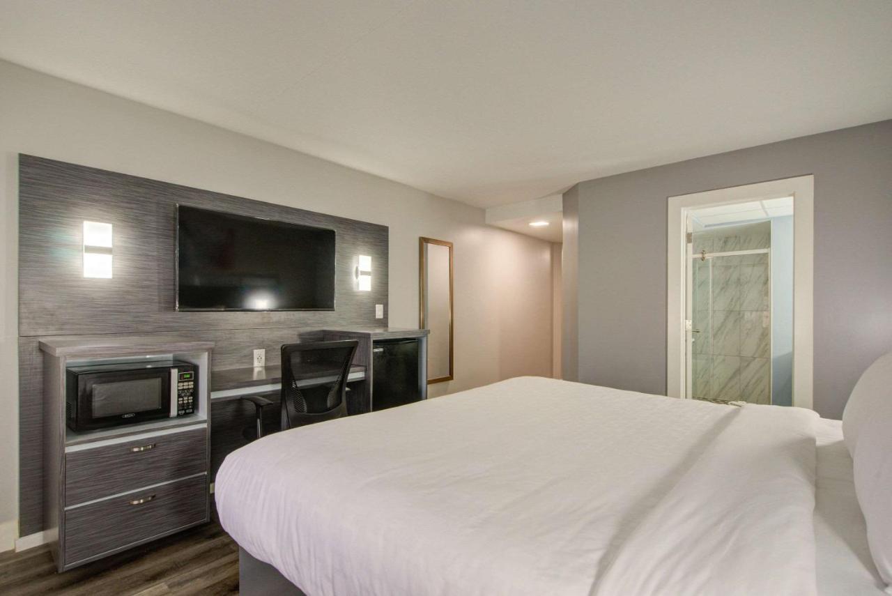 Готель Clarion Pointe Tampa-Brandon Near Fairgrounds And Casino Mango Екстер'єр фото