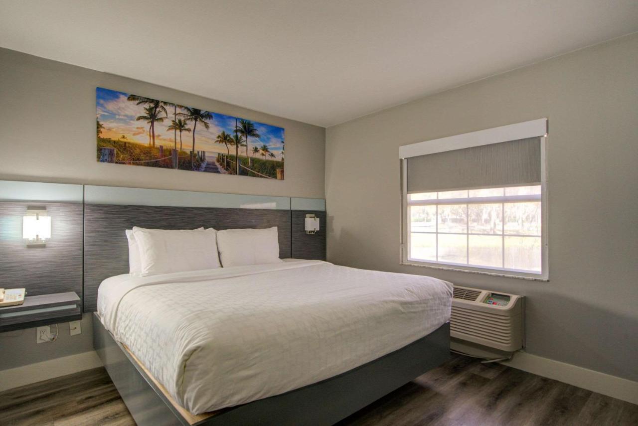 Готель Clarion Pointe Tampa-Brandon Near Fairgrounds And Casino Mango Екстер'єр фото